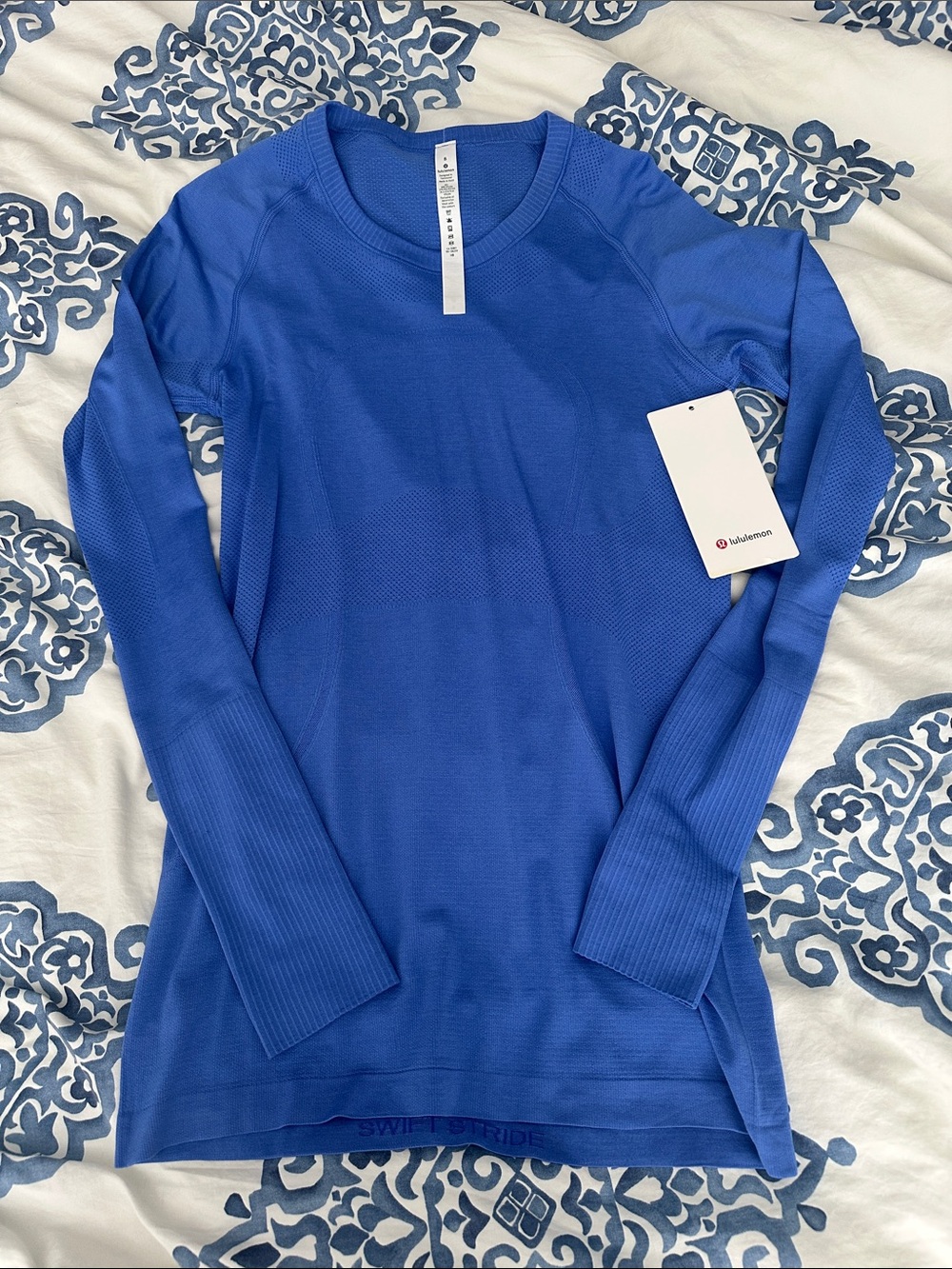 lululemon athletica Women's Royal Blue Crewneck Lightweight Sweater